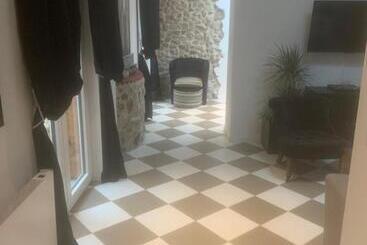 Пансион Guesthouse La Villae