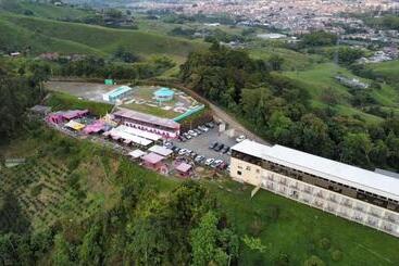هتل Entre Lomas