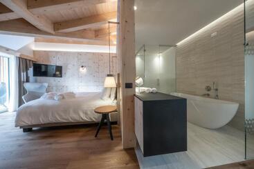 هتل Ciampedie Luxury Alpine Spa