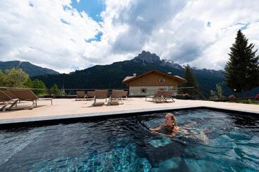 هتل Ciampedie Luxury Alpine Spa