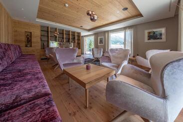 هتل Ciampedie Luxury Alpine Spa