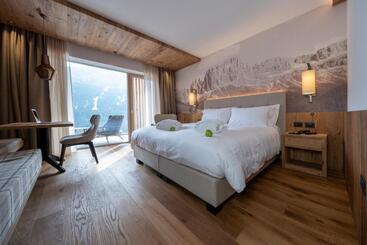 هتل Ciampedie Luxury Alpine Spa