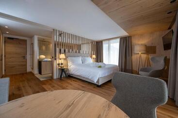 هتل Ciampedie Luxury Alpine Spa