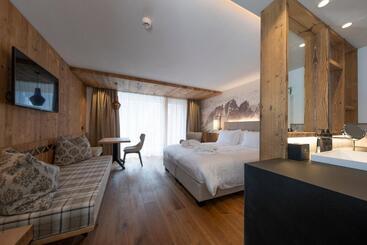 هتل Ciampedie Luxury Alpine Spa