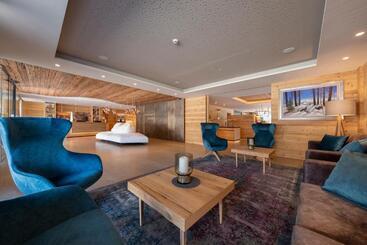 هتل Ciampedie Luxury Alpine Spa