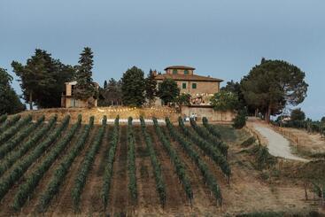 هتل Perelli Winery