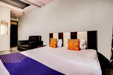 هتل Spot On 65515 Kanpur Deluxe