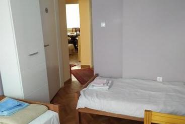 هاستل Apartment   Jona