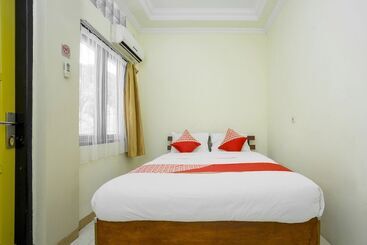 هتل Oyo 2319 Tengkawang Residence