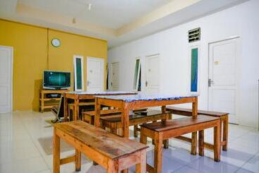 فندق Spot On 2417 Melati Residence