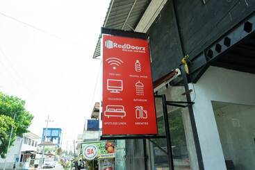 פנסיון Reddoorz Near Alun Alun Madiun