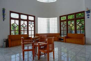 Reddoorz @ Hotel Horas Palopo
