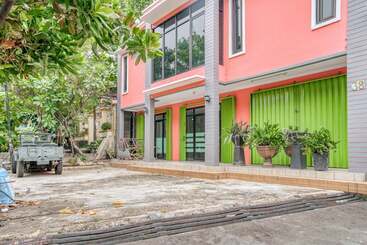 پانسیون Reddoorz Near Taman Mini Jakarta