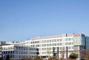 هتل Hilton Garden Inn Paris Orly Airport