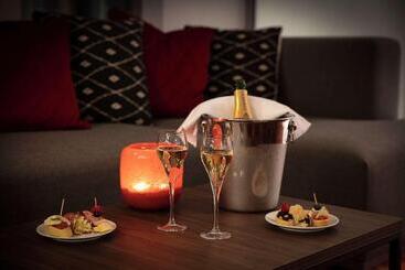 هتل Hilton Garden Inn Paris Orly Airport