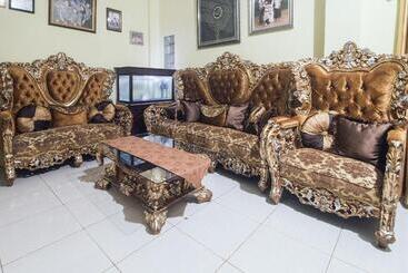هتل Oyo 2165 Alyah Guest House Syariah