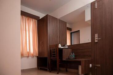 هتل Sharda Residency