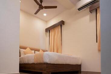 هتل Sharda Residency