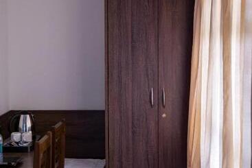 هتل Sharda Residency