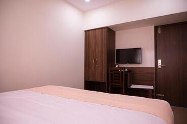 هتل Sharda Residency