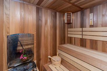 هتل Sunny Paradise Ll   Daniela Wellness And Spa