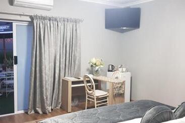 پانسیون The Retreat Guesthouse