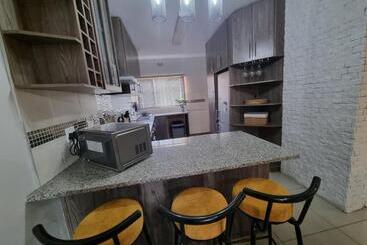 پانسیون The Retreat Guesthouse