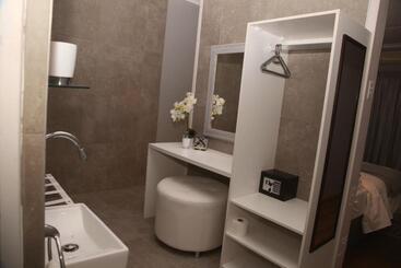 پانسیون The Retreat Guesthouse