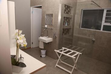 پانسیون The Retreat Guesthouse