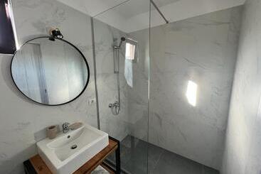پانسیون Vily Luxury Rooms
