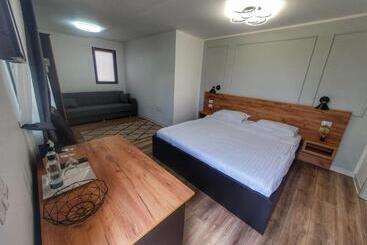 پانسیون Vily Luxury Rooms