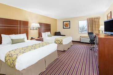 هتل Baymont By Wyndham Bowling Green