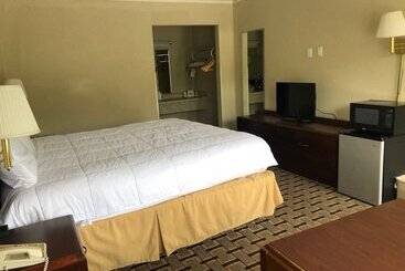 酒店 Budget Host Inn