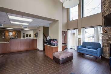 هتل Comfort Inn & Suites At Dollywood Lane
