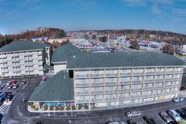 هتل Comfort Inn & Suites At Dollywood Lane
