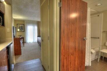 هتل Comfort Inn & Suites At Dollywood Lane