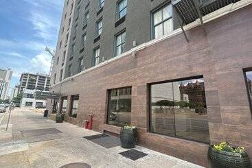هتل Holiday Inn Express   Dallas Downtown, An Ihg