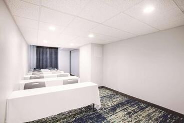 هتل Holiday Inn Express Dallas Downtown, An Ihg