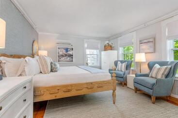Hotel Nantucket Periwinkle