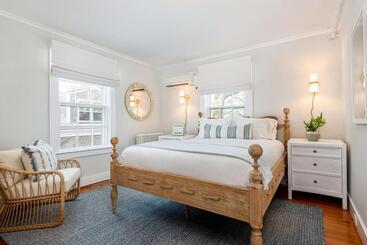 Hotel Nantucket Periwinkle