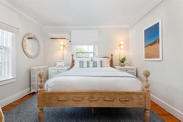 Hotel Nantucket Periwinkle