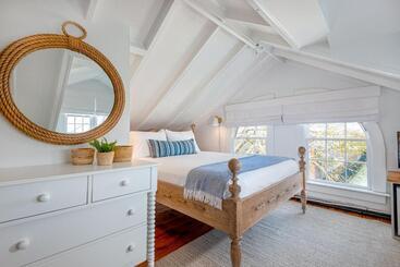 Hotel Nantucket Periwinkle