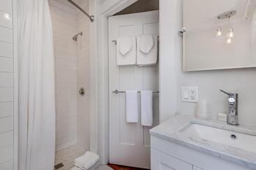 Hotel Nantucket Periwinkle