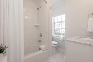 Hotel Nantucket Periwinkle