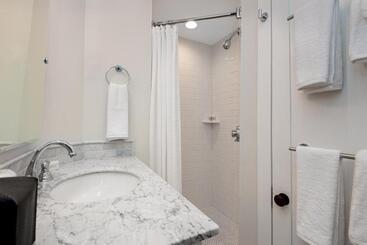 Hotel Nantucket Periwinkle