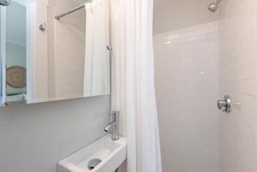 Hotel Nantucket Periwinkle