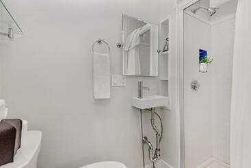 Hotel Nantucket Periwinkle