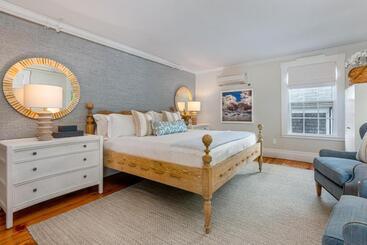 Hotel Nantucket Periwinkle