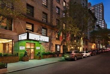 Night Hotel Broadway