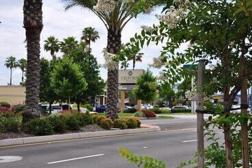 هتل Oxford Suites Redding